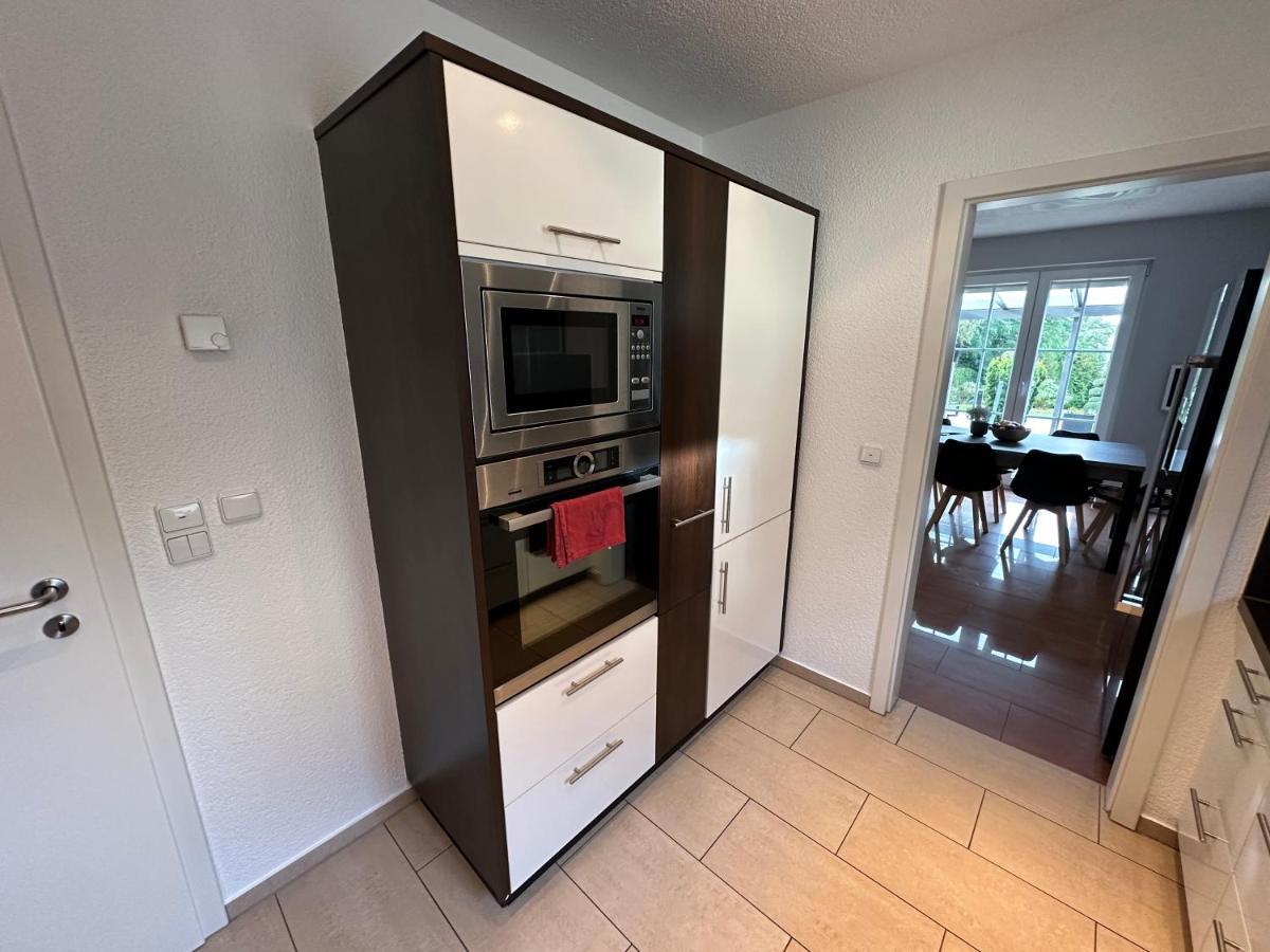 Stadtvilla In Leipzig 7 Personen 3 Schlafzimmer 2 Baeder Garten Und Terrasse Zentral Gelegen Messe Innenstadt Seen Exterior foto